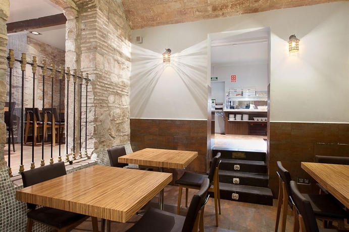 Imagen de los interiores del Hostal Fernando, Las Ramblas. Foto 14