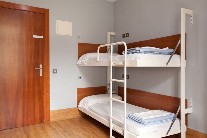 Imagen de la habitación del Hostal Fernando, Las Ramblas. Foto 10