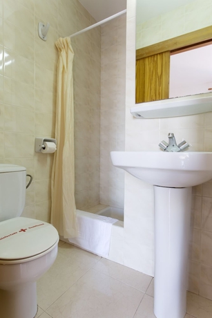 Imagen de la habitación del Hostal Ferrer, San Antonio [Centro]. Foto 10