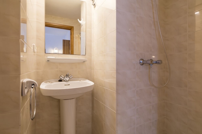 Imagen de la habitación del Hostal Ferrer, San Antonio [Centro]. Foto 11