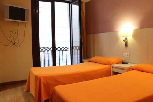 Imagen de la habitación del Hostal Fina, Las Ramblas. Foto 2