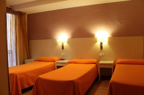 Imagen de la habitación del Hostal Fina, Las Ramblas. Foto 4