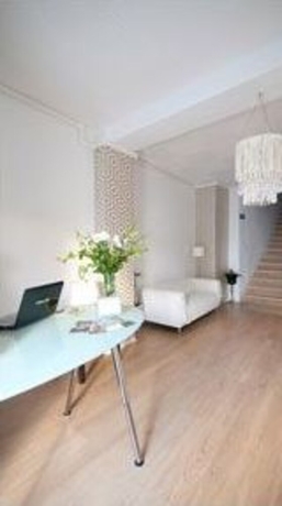 Imagen de los interiores del Hostal Fivegates. Foto 17