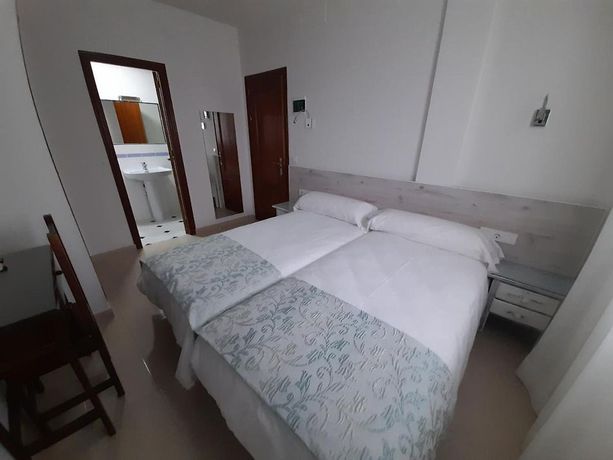 Imagen de la habitación del Hostal Fleming. Foto 7