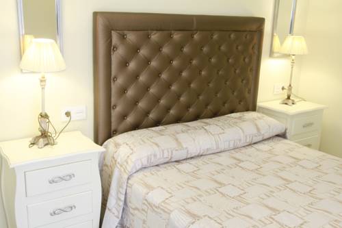 Imagen de la habitación del Hostal Flor De Lis- Lojo. Foto 3