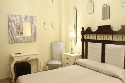 Imagen de la habitación del Hostal Flor De Lis- Lojo. Foto 6