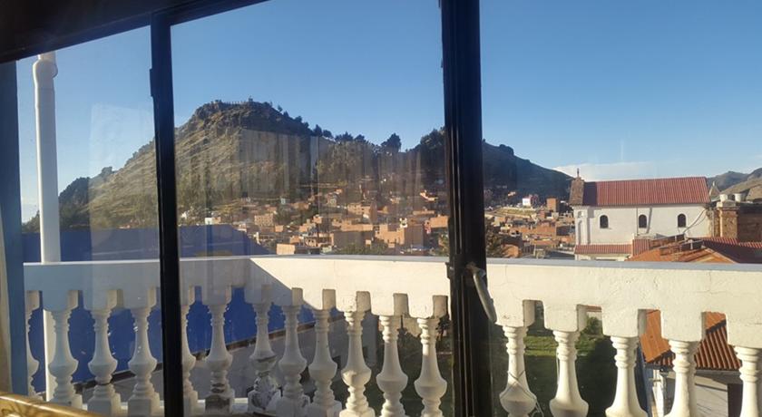 Imagen de los exteriores del Hostal Florencia, Lago Titicaca. Foto 7