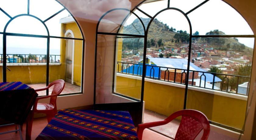 Imagen de los exteriores del Hostal Florencia, Lago Titicaca. Foto 10