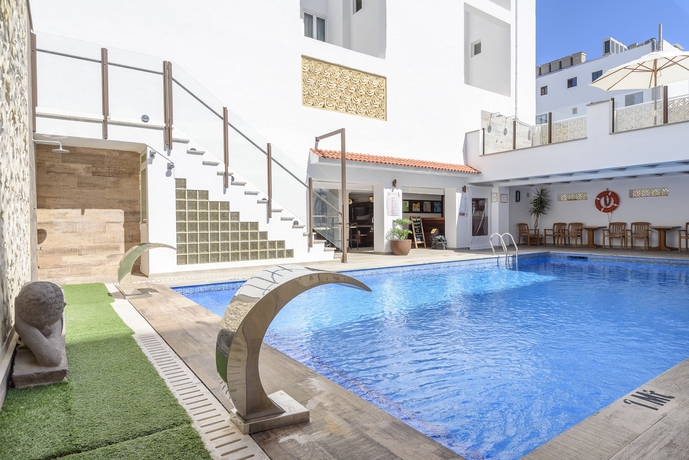 Imagen de la piscina del Hostal Florencio. Foto 19