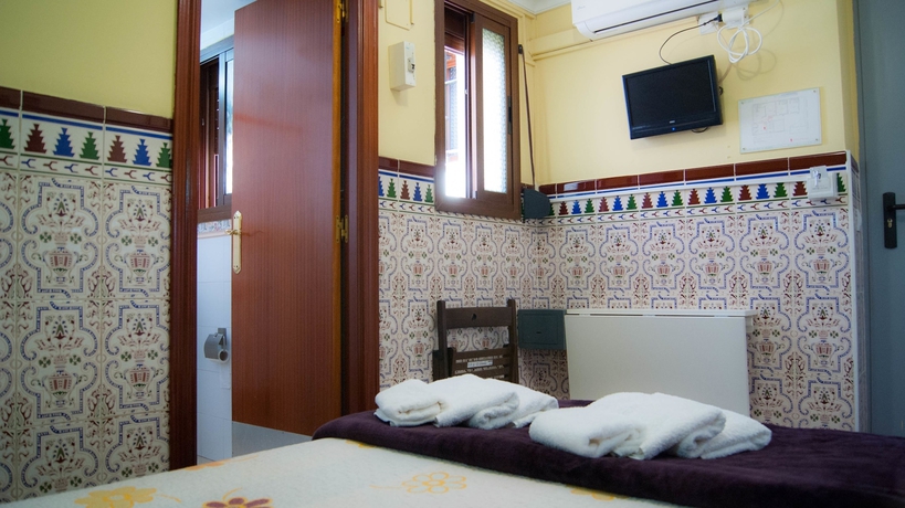 Imagen de la habitación del Hostal Florida, Sevilla. Foto 8
