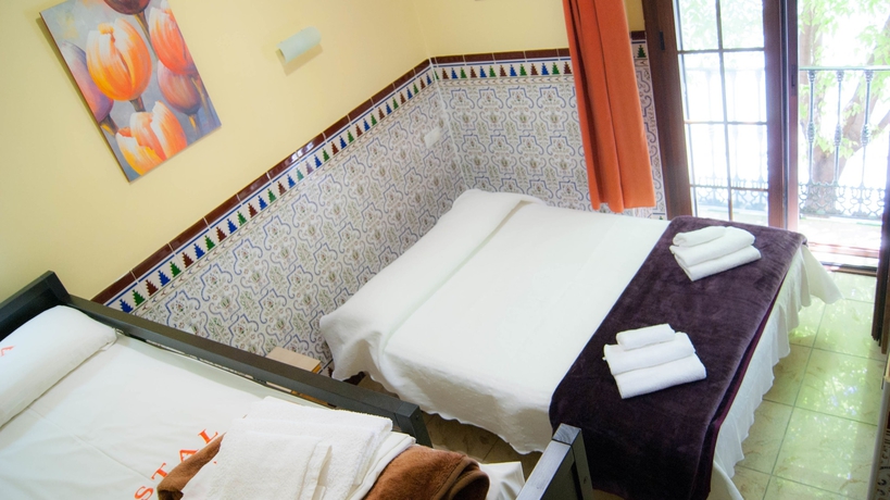 Imagen de la habitación del Hostal Florida, Sevilla. Foto 9