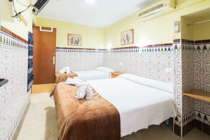 Imagen de la habitación del Hostal Florida, Sevilla. Foto 10