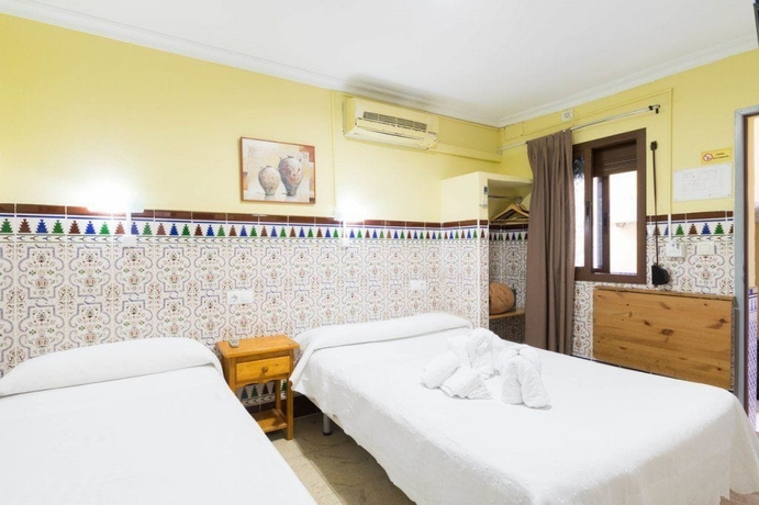 Imagen de la habitación del Hostal Florida, Sevilla. Foto 11