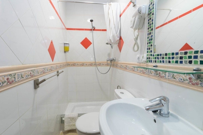 Imagen de la habitación del Hostal Florida, Sevilla. Foto 14