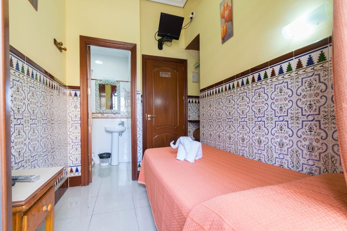 Imagen de la habitación del Hostal Florida, Sevilla. Foto 17