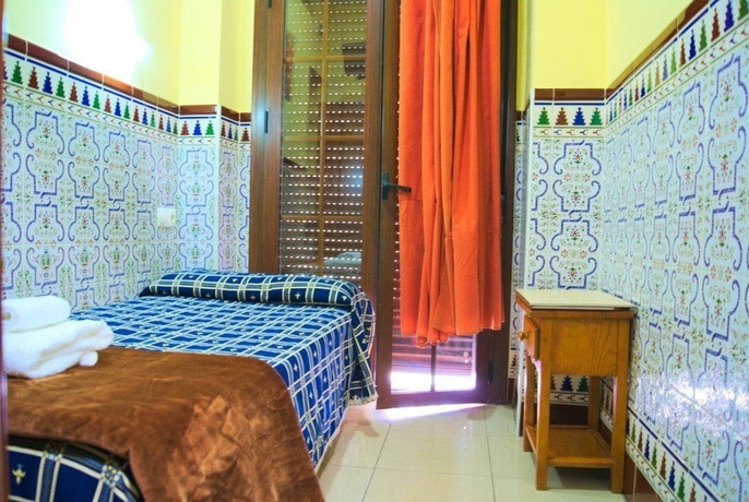 Imagen de la habitación del Hostal Florida, Sevilla. Foto 18