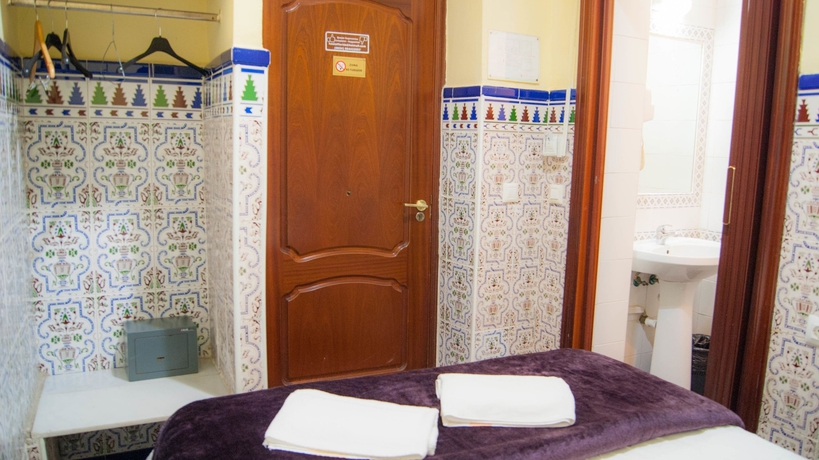 Imagen de la habitación del Hostal Florida, Sevilla. Foto 19