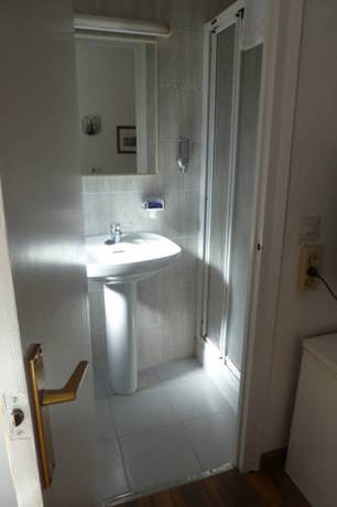 Imagen de la habitación del Hostal Fonda Can Dalfo. Foto 7