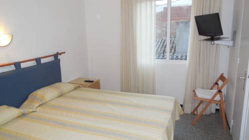 Imagen de la habitación del Hostal Fonda Can Dalfo. Foto 11