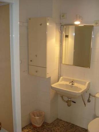 Imagen de la habitación del Hostal Fonda Montserrat. Foto 4