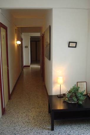 Imagen de los interiores del Hostal Fonda Montserrat. Foto 13