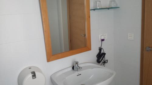 Imagen de la habitación del Hostal Fornet. Foto 7