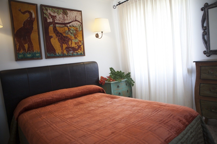 Imagen de la habitación del Hostal Fortuna, Los Caños de Meca. Foto 5