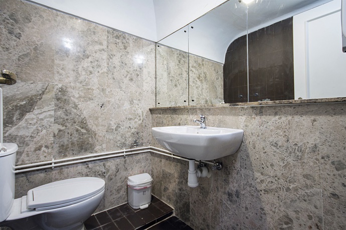 Imagen de la habitación del Hostal Forum Tarragona. Foto 5