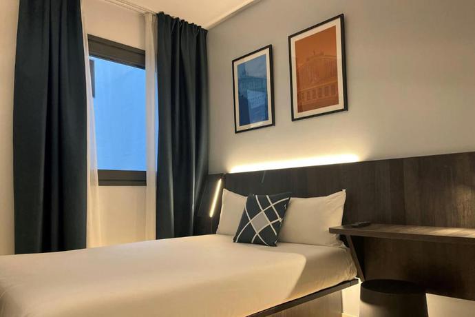 Imagen de la habitación del Hostal Four Points Flex by Sheraton Madrid Atocha. Foto 6