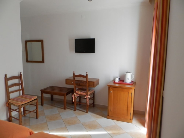 Imagen de la habitación del Hostal Frentomar. Foto 10