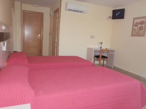 Imagen general del Hostal Fronton. Foto 11