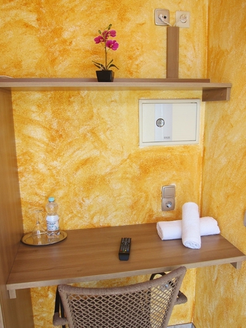 Imagen de la habitación del Hostal Gaestehaus Parkblick. Foto 14