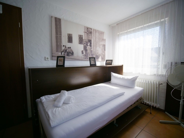 Imagen de la habitación del Hostal Gaestehaus Parkblick. Foto 15