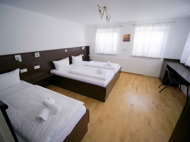 Imagen de la habitación del Hostal Gaestehaus Parkblick. Foto 17