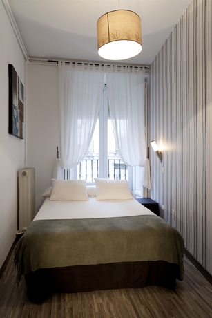 Imagen de la habitación del Hostal Gala, Centro de Madrid. Foto 2