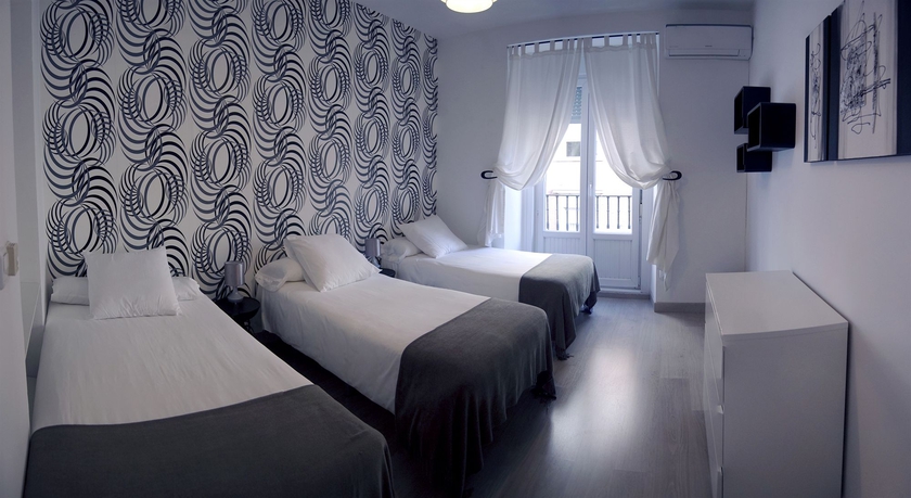 Imagen de la habitación del Hostal Gala, Centro de Madrid. Foto 4