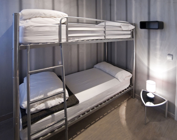 Imagen de la habitación del Hostal Gala, Centro de Madrid. Foto 10