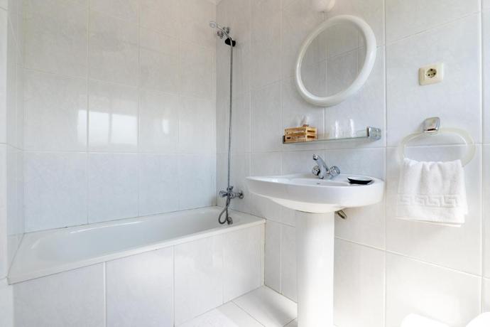 Imagen de la habitación del Hostal Galerna. Foto 5