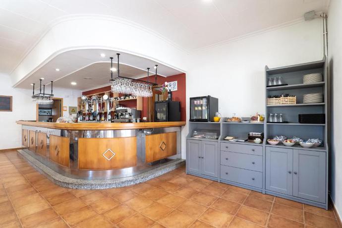 Imagen del bar/restaurante del Hostal Galerna. Foto 3