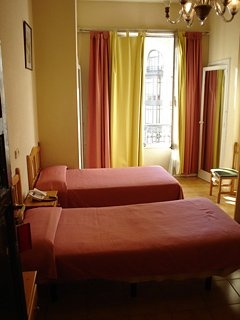 Imagen de la habitación del Hostal Galicia, Gran V&iacute;a. Foto 3