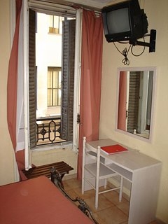 Imagen de la habitación del Hostal Galicia, Gran V&iacute;a. Foto 5