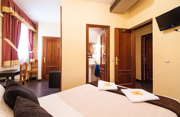 Imagen de la habitación del Hostal Gallardo. Foto 16