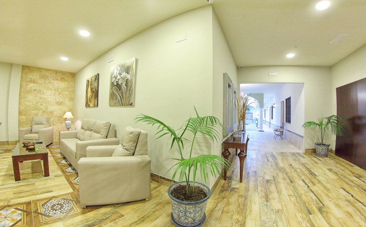 Imagen de los interiores del Hostal Garlu. Foto 11