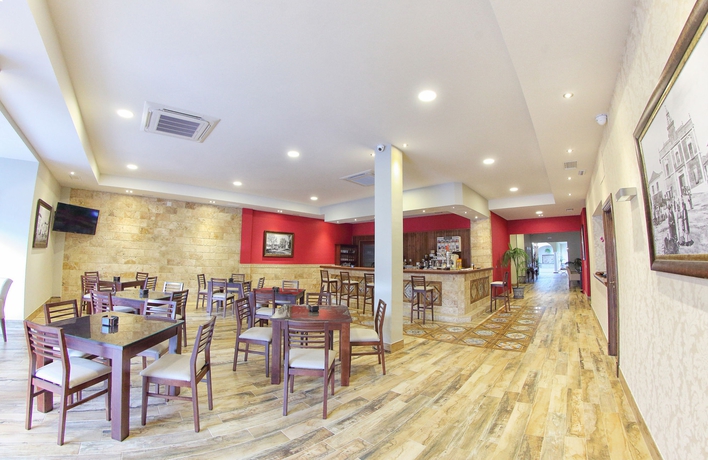 Imagen del bar/restaurante del Hostal Garlu. Foto 3