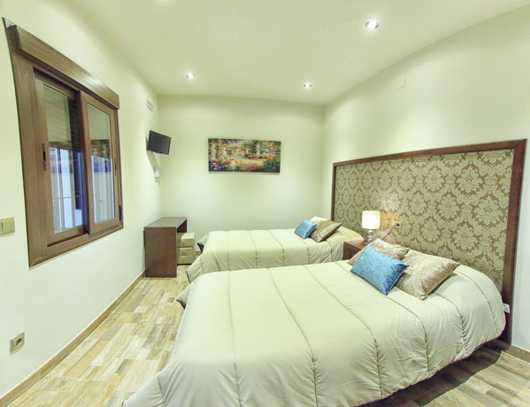 Imagen de la habitación del Hostal Garlu. Foto 8