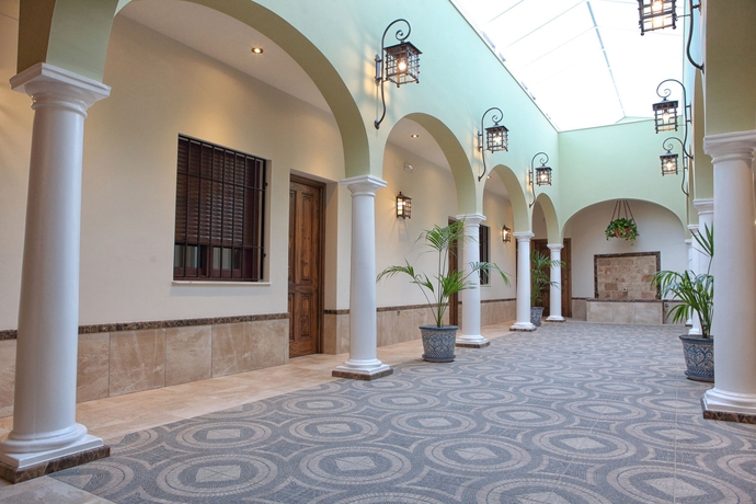 Imagen de los interiores del Hostal Garlu. Foto 15