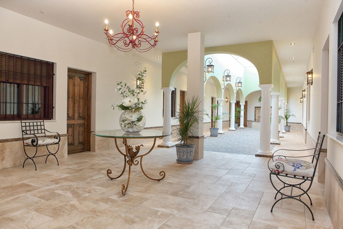 Imagen de los interiores del Hostal Garlu. Foto 16