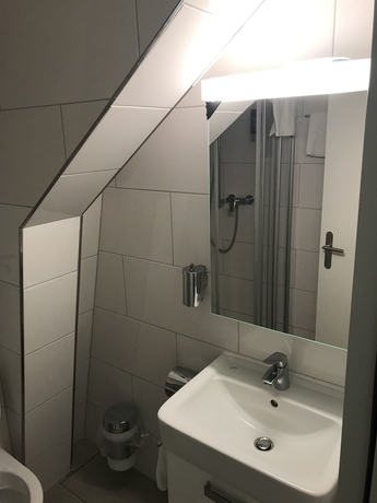 Imagen de la habitación del Hostal Gasthaus 210. Foto 16