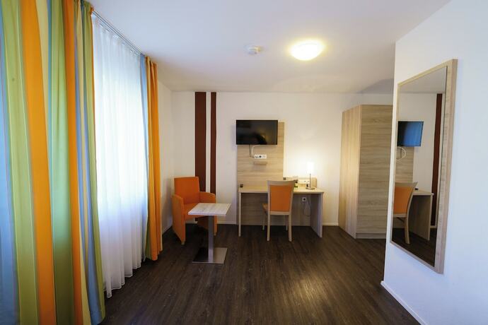 Imagen de la habitación del Hostal Gasthaus Schwarzer Adler. Foto 15
