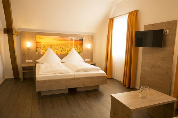 Imagen de la habitación del Hostal Gasthaus Schwarzer Adler. Foto 16